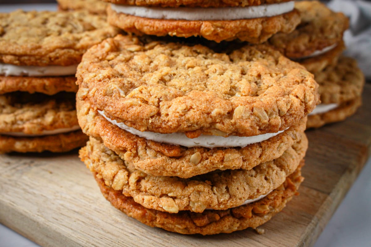Chewy Maple Oatmeal Cream Pies