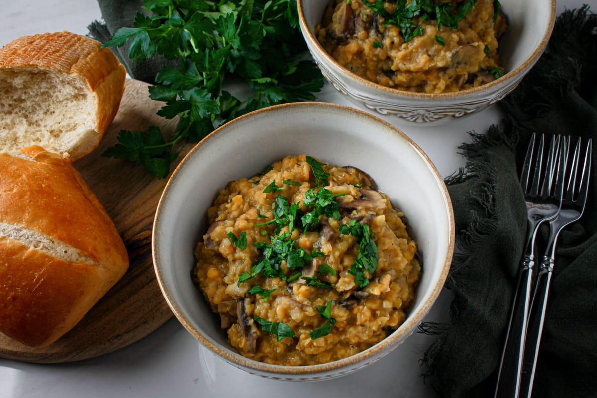 Creamy Savory Lentils with Mushrooms and Garlic