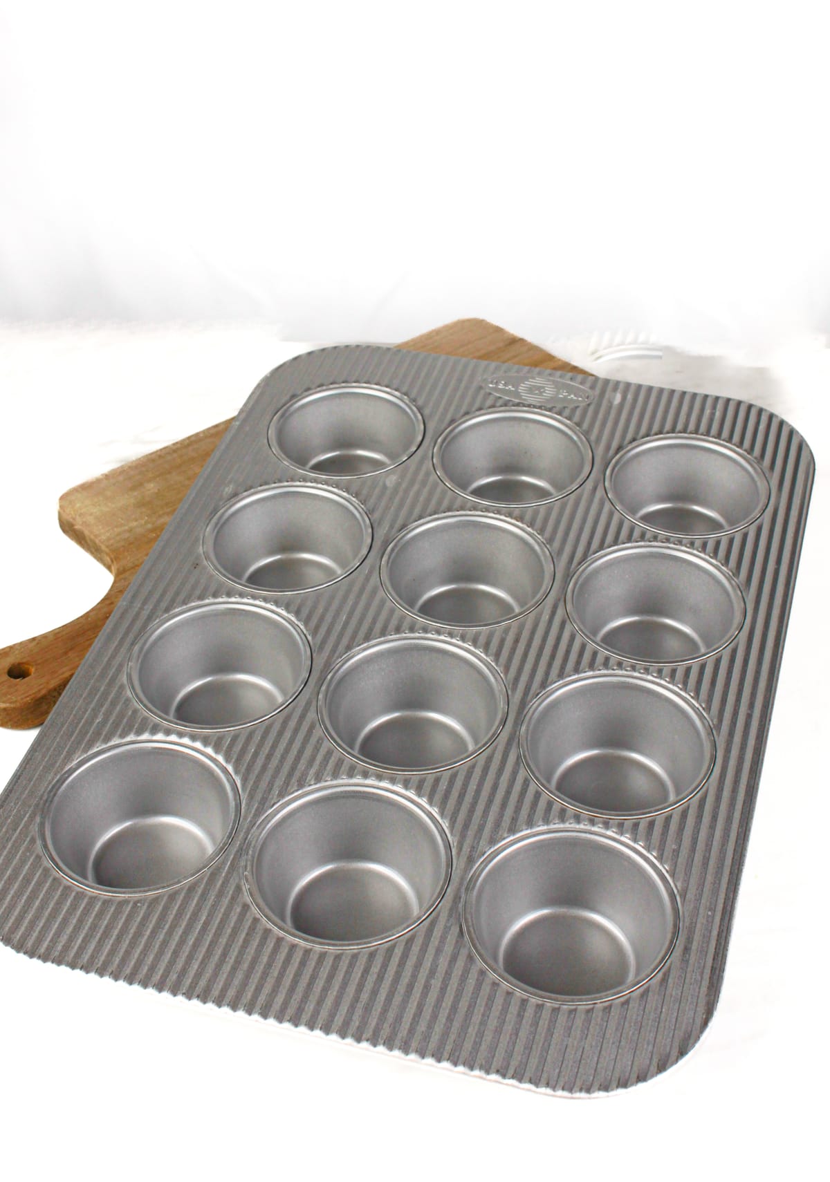 USA Pan Bakeware Muffin Pan